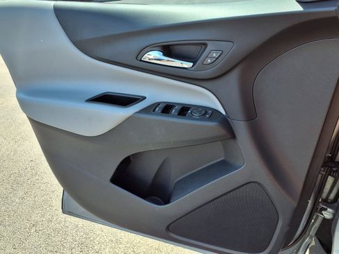 Used 2023 Chevrolet Equinox LS w/ LS Convenience Package FWD image 17
