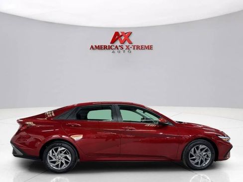 Used 2024 Hyundai Elantra SEL FWD image 9