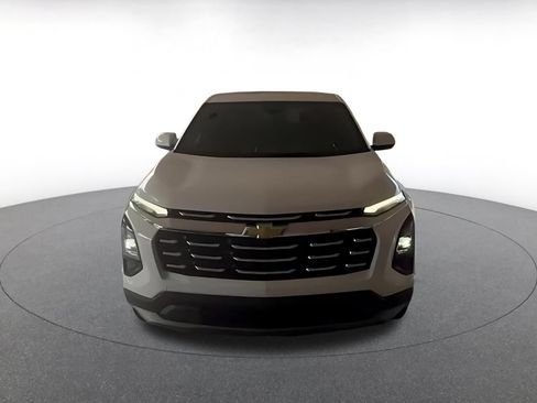 Used 2025 Chevrolet Equinox LT AWD/4WD image 4