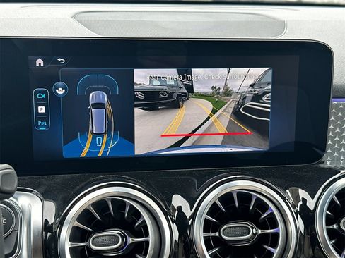 New 2025 Mercedes-Benz GLB 250 4MATIC image 20