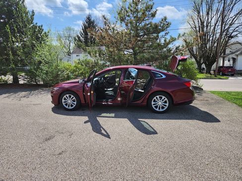 Used 2016 Chevrolet Malibu LT image 22