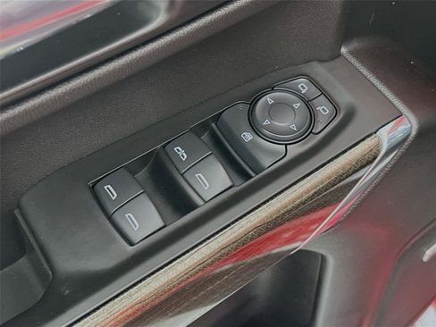 Used 2021 Chevrolet Silverado 1500 RST w/ Convenience Package II AWD/4WD image 18
