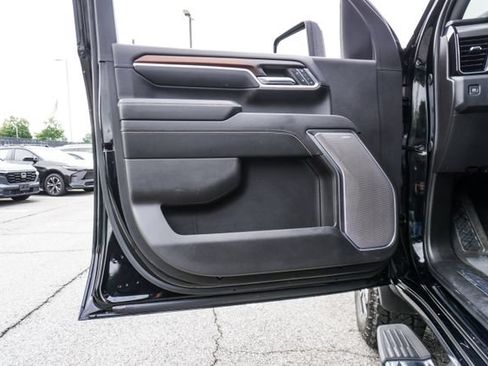 Used 2024 GMC Sierra 3500 Denali AWD/4WD image 19