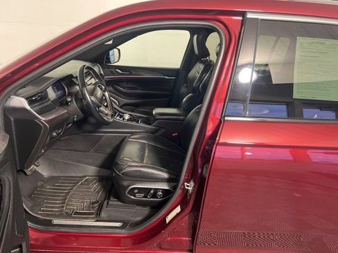 Used 2023 Jeep Grand Cherokee L Overland w/ Advanced Protech Group III AWD/4WD image 14