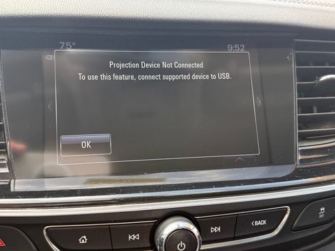 Used 2018 Buick Regal Preferred FWD image 23