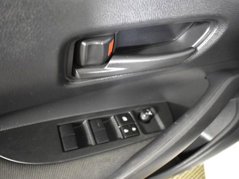 Used 2025 Toyota Corolla LE FWD image 8