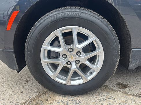 Used 2023 Chevrolet Equinox LT image 36