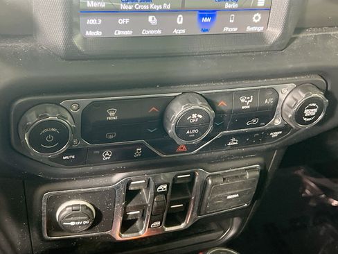 Used 2021 Jeep Wrangler Sport S w/ Sun And Sound Package image 16