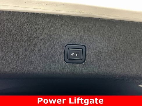 Certified 2023 Chevrolet Traverse Premier w/ LPO, Floor Liner Package image 49