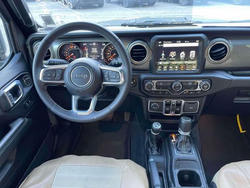 Used 2022 Jeep Wrangler Unlimited Sahara w/ Safety Group AWD/4WD image 13