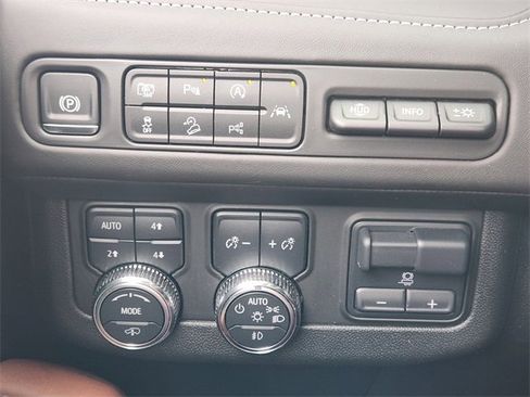 Used 2024 GMC Yukon XL Denali Ultimate image 23