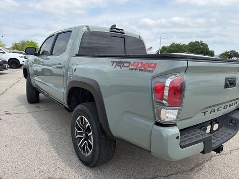 Used 2023 Toyota Tacoma TRD Off-Road w/ TRD Premium Off Road Package image 8
