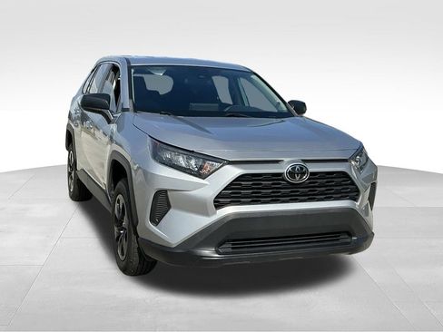 Used 2022 Toyota RAV4 LE FWD image 16
