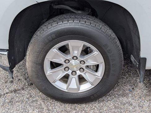 Used 2019 Chevrolet Silverado 1500 LT w/ Convenience Package RWD image 11