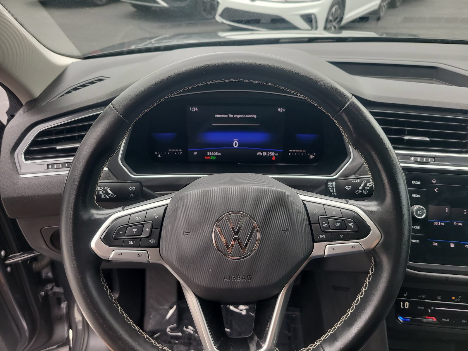 Used 2022 Volkswagen Tiguan SE w/ Panoramic Sunroof Package FWD image 28