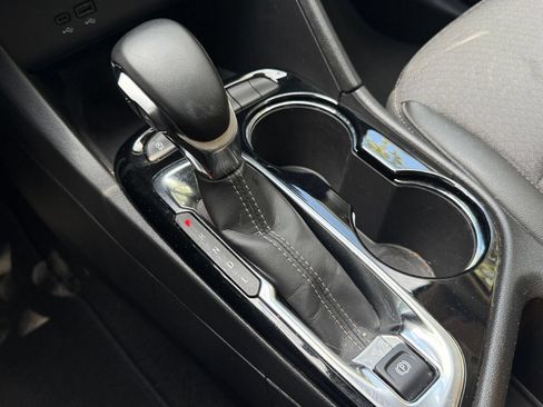 Used 2025 Buick Encore GX Preferred FWD image 37