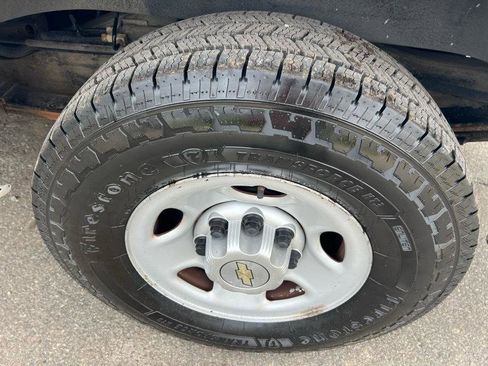 Used 2013 Chevrolet Express 2500 image 19