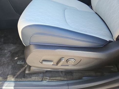 New 2026 Kia Carnival EX image 15