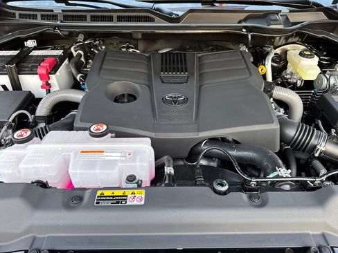 New 2026 Toyota Tundra SR image 8