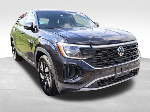 Used 2025 Volkswagen Atlas Cross Sport SE FWD image 13