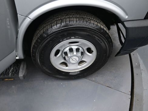 Used 2017 Chevrolet Express 2500 LS image 26