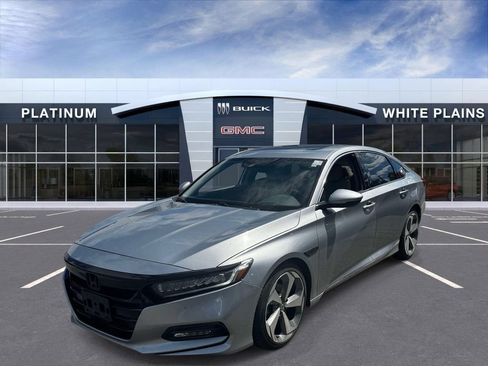 Used 2018 Honda Accord Touring image 4