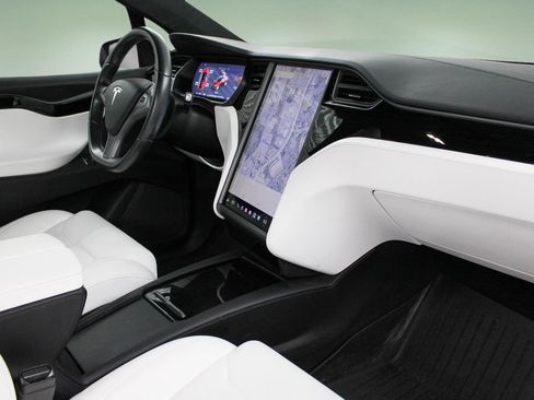 Used 2018 Tesla Model X 75D AWD/4WD image 26