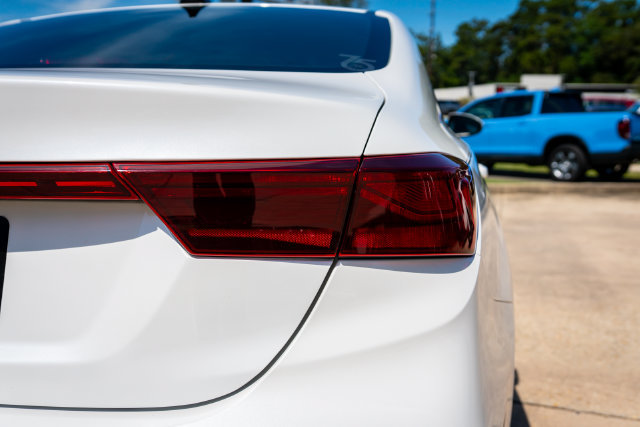 Used 2024 Kia Forte LXS FWD image 17