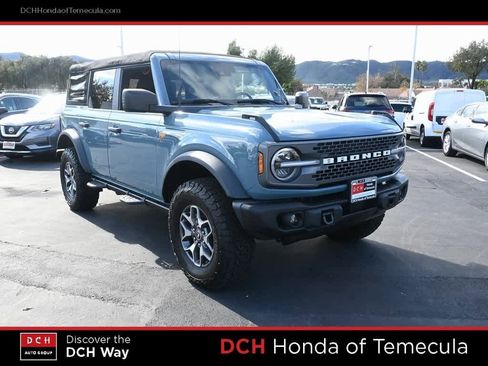 Used 2022 Ford Bronco Badlands image 3