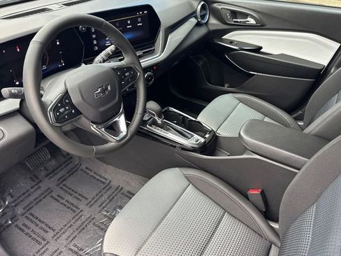 New 2026 Chevrolet Trax LT w/ Midnight Edition image 13