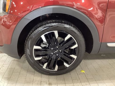 Certified 2024 Kia Telluride SX w/ Towing Package image 8