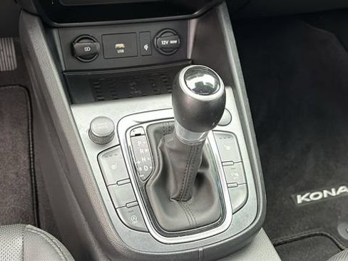 Used 2022 Hyundai Kona Limited AWD/4WD image 20