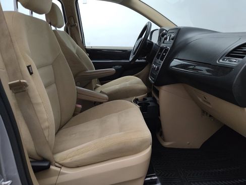 Used 2016 Dodge Grand Caravan American Value Package image 21