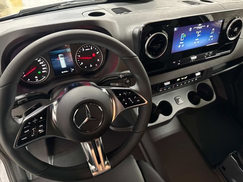 New 2025 Mercedes-Benz Sprinter 2500 image 24