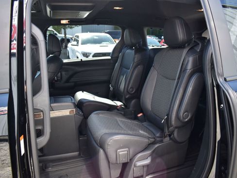 Certified 2026 Toyota Sienna Platinum AWD/4WD image 19