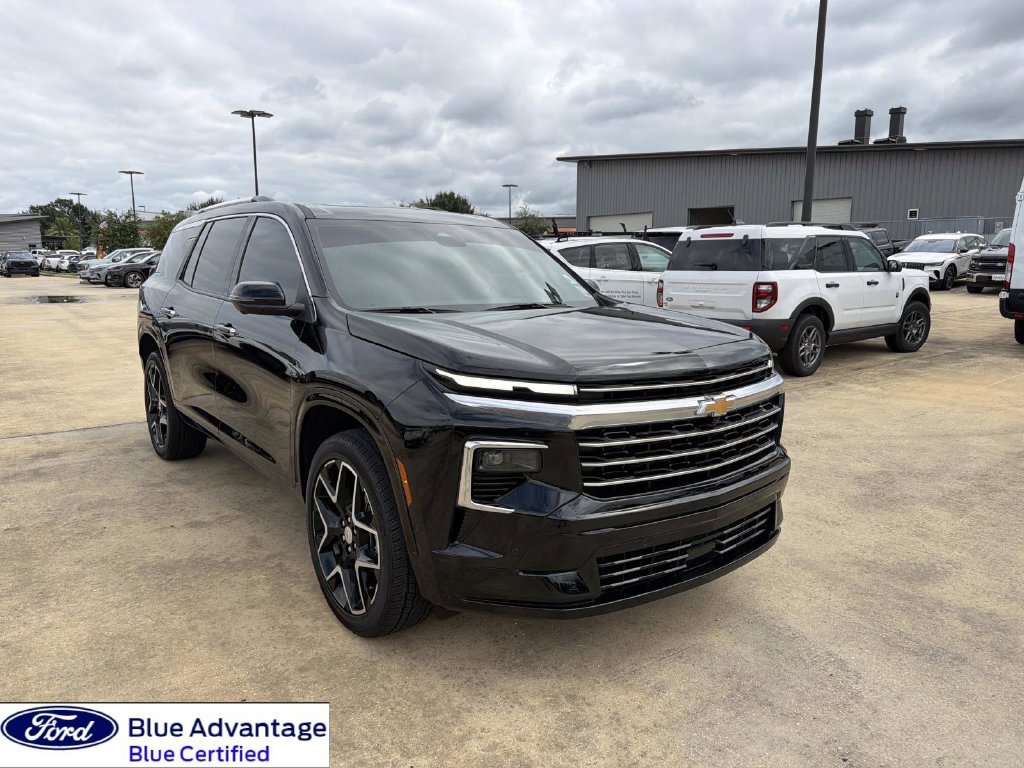 Used 2025 Chevrolet Traverse High Country w/ LPO, Floor Liner Package FWD image 1