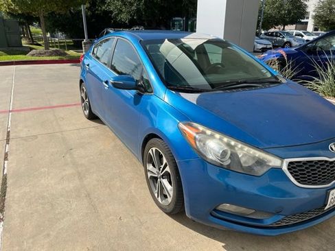 Used 2015 Kia Forte EX w/ UVO Package W/17" Alloys FWD image 2