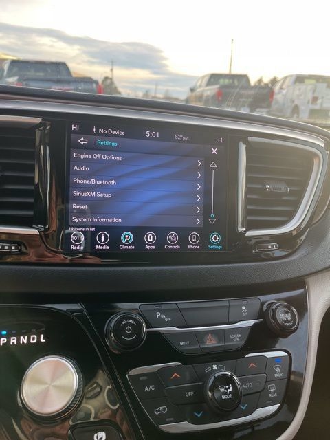 Used 2019 Chrysler Pacifica Touring-L FWD image 54