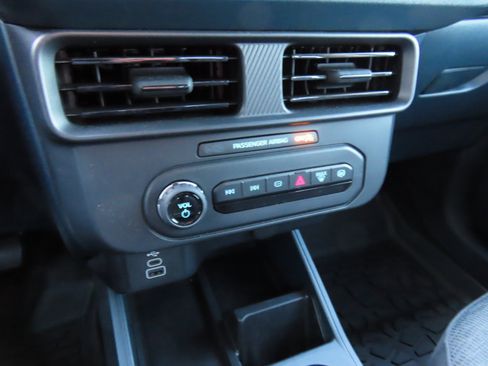 Used 2025 Ford Maverick XL image 21