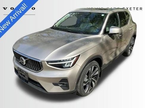 Used 2024 Volvo XC40 B5 Plus w/ Climate Package AWD/4WD image 1