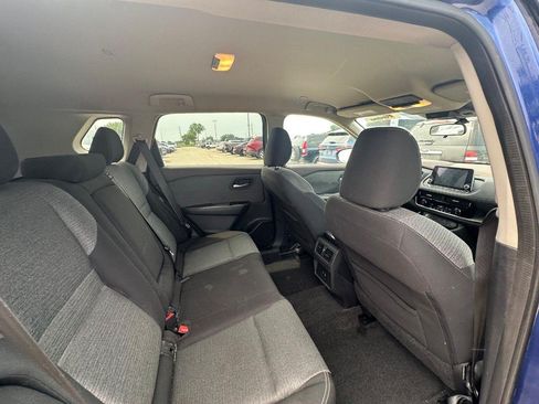 Used 2022 Nissan Rogue SV AWD/4WD image 4