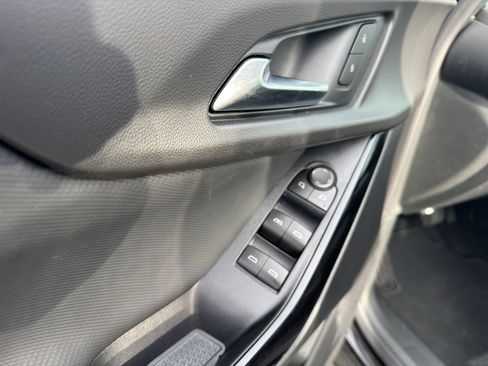 New 2026 Chevrolet Equinox LT image 18