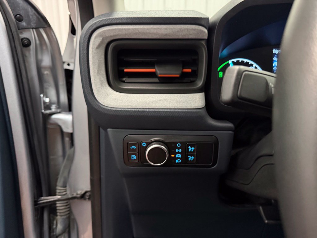 Used 2022 Ford Maverick XLT FWD image 32