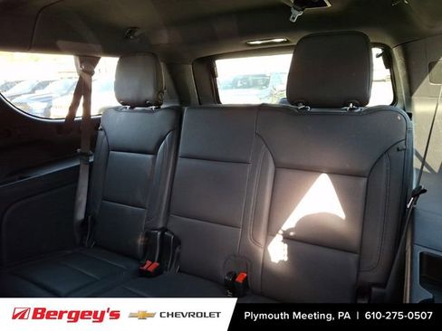 Certified 2025 Chevrolet Suburban LT AWD/4WD image 12