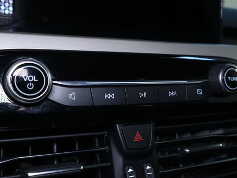 Used 2020 Ford Escape SE image 30