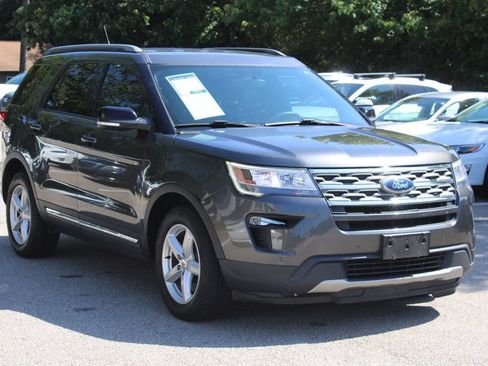 Used 2018 Ford Explorer XLT w/ Equipment Group 202A FWD image 1