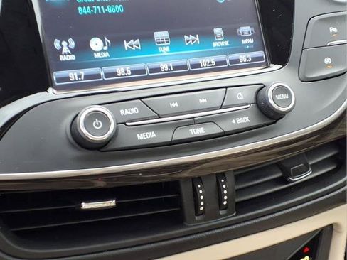 Used 2020 Buick Envision Essence w/ Experience Buick Package FWD image 14