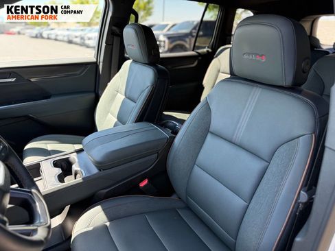 Used 2026 GMC Acadia AT4 w/ Luxury Package AWD/4WD image 29