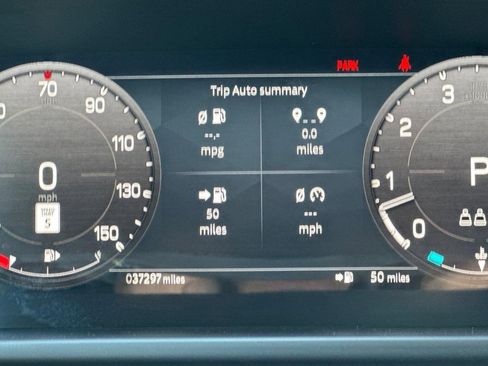 Used 2024 Land Rover Defender 110 X-Dynamic SE AWD/4WD image 21