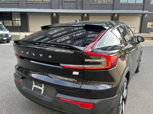 Certified 2022 Volvo C40 P8 Recharge Ultimate image 12